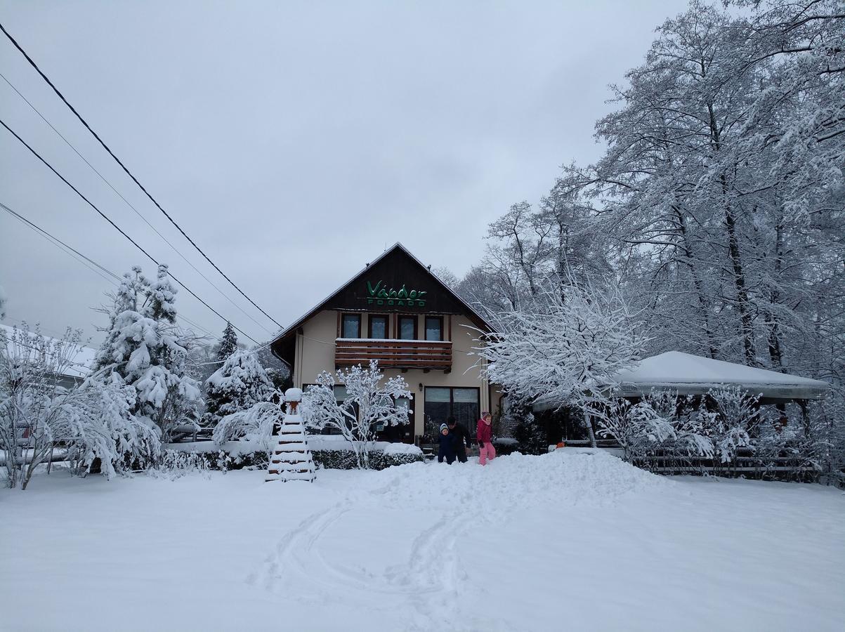 Pensiunea Restaurant Vandor Cîmpu Cetăţii Екстериор снимка